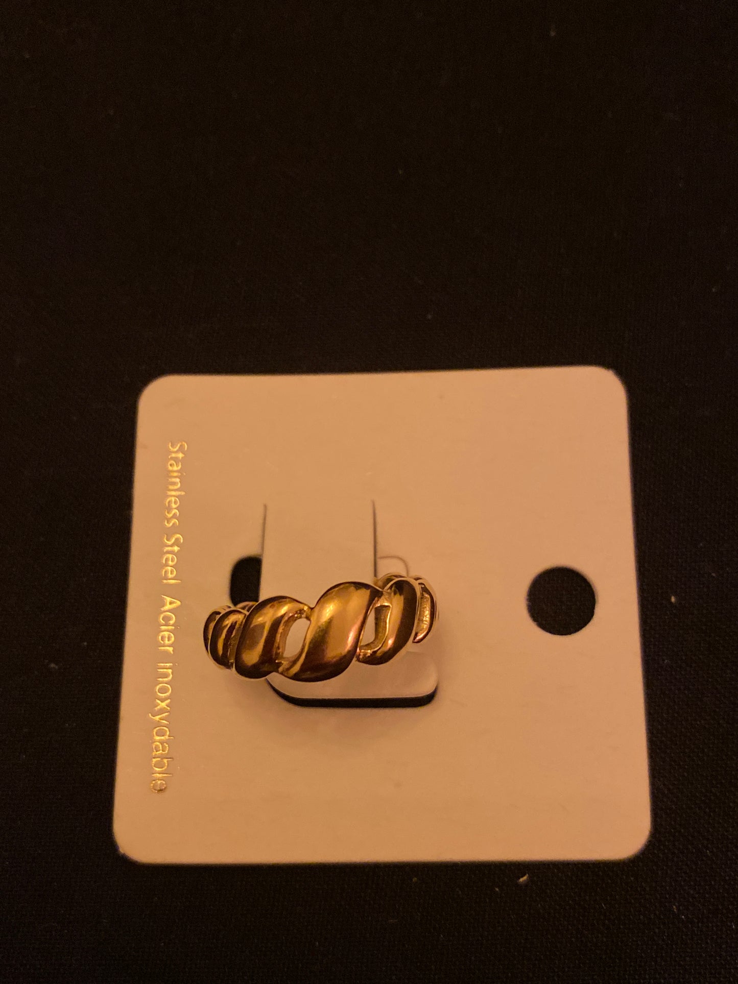 Ring — R8